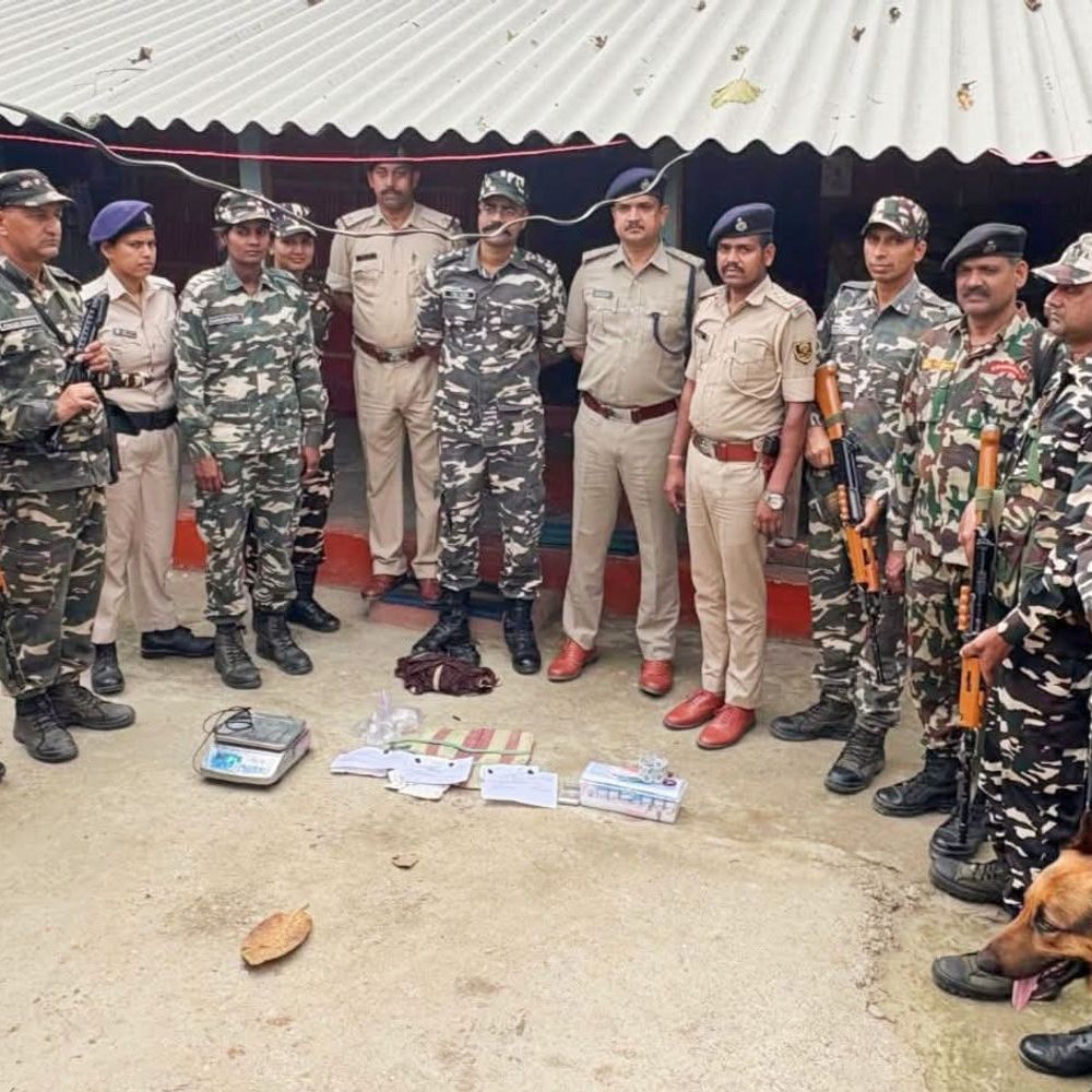 किशनगंज में लाख का ब्राउन शुगर जब्त पुलिस ने तस्कर के घर पर की छापेमारी पुड़ियों में बंद ग्राम मादक पदार्थ…