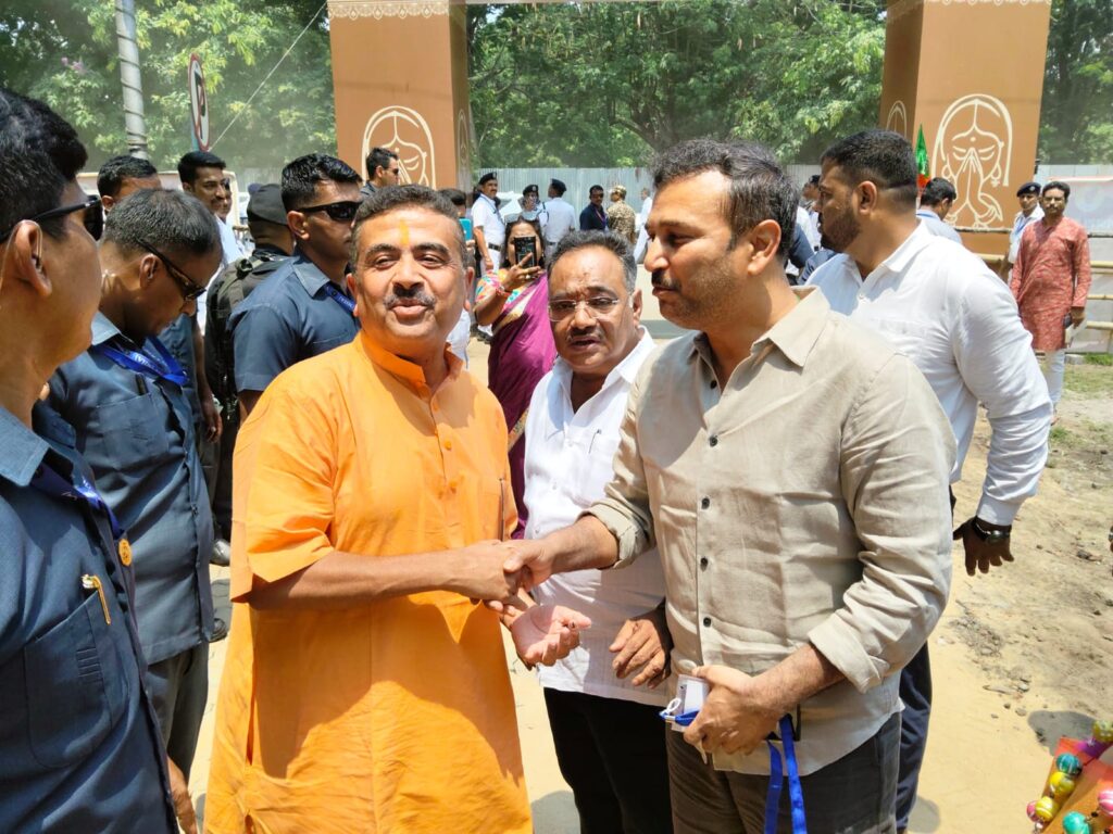 पश्चिम बंगाल में एनडीए शक्ति प्रदर्शन, शपथ ग्रहण समारोह में शामिल हुए सुदेश महतो