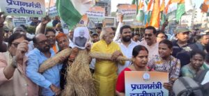 पेट्रोल डीजल संकट पर सड़कों पर उतरा विपक्ष  रांची में भड़का राजनीतिक विरोध
