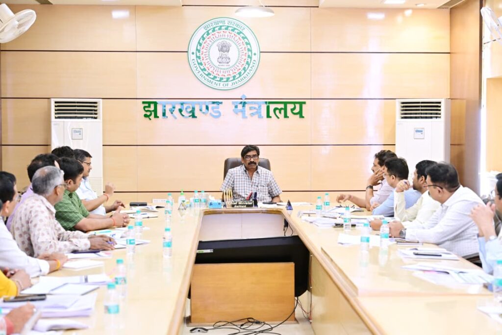 मुख्यमंत्री हेमंत सोरेन ने स्कूली शिक्षा विभाग की समीक्षा बैठक में दिए कई अहम निर्देश….