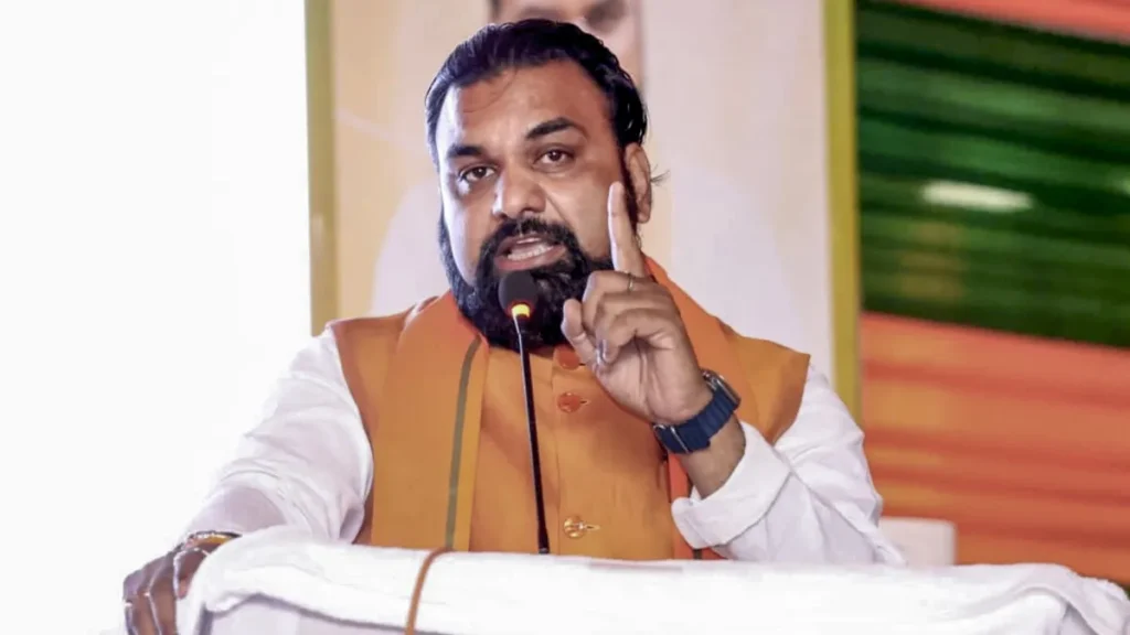 बिहार में महिलाओं को इलेक्ट्रिक कार खरीदने पर एक लाख रुपये का अनुदान, नई ईवी नीति से रोजगार, चार्जिंग स्टेशन और टैक्स छूट को मिलेगा बढ़ावा