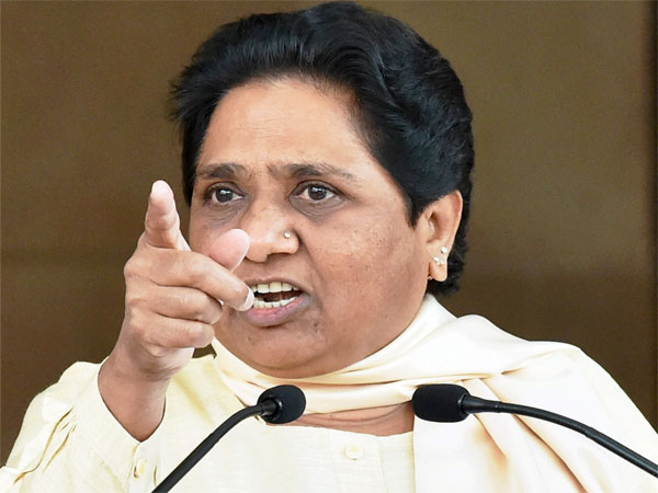 कमर्शियल एलपीजी सिलेंडर महंगा, मायावती बोलीं- आम जनता पर बढ़ेगा बोझ