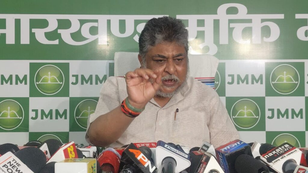 शिक्षा व्यवस्था पर झामुमो का बड़ा हमला, केंद्रीय शिक्षा मंत्री की बर्खास्तगी की मांग