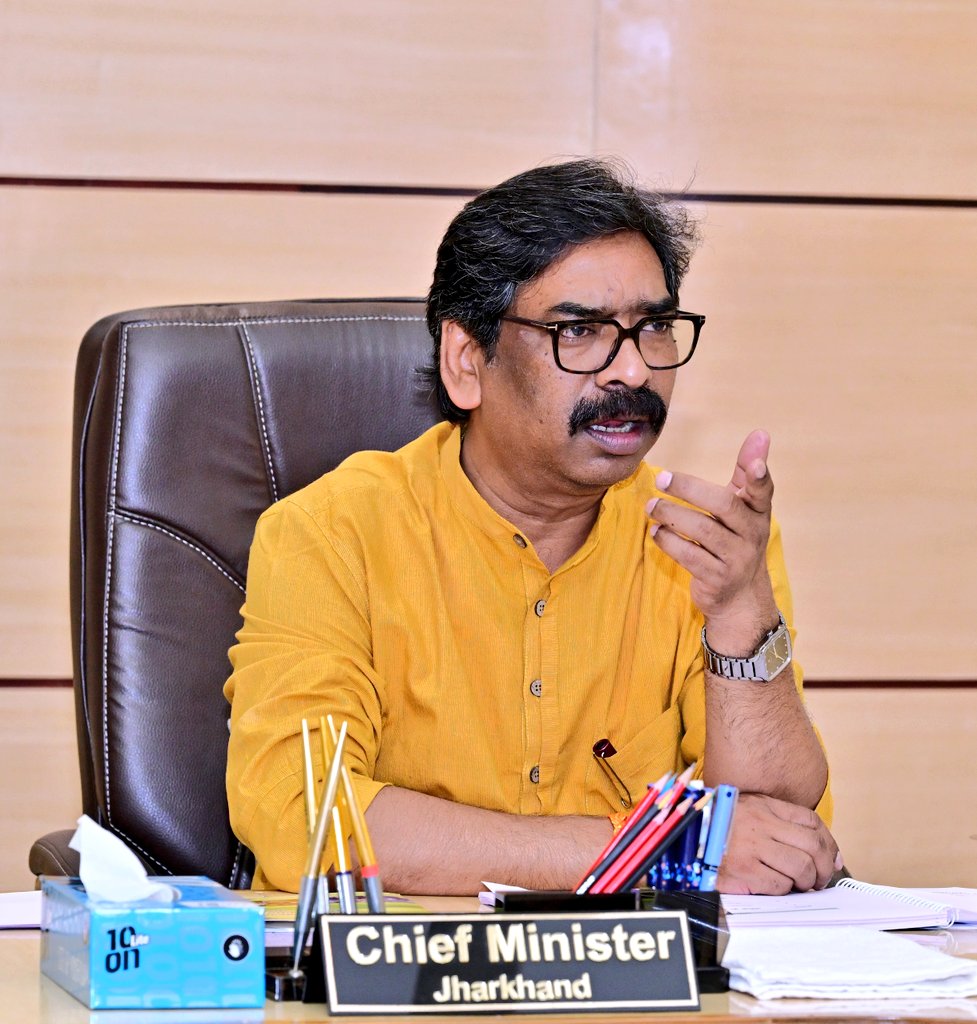 मुख्यमंत्री हेमंत सोरेन ने श्रमिकों और युवाओं के लिए तय किया नया रोडमैप, अधिकारियों को दिए कई अहम निर्देश….