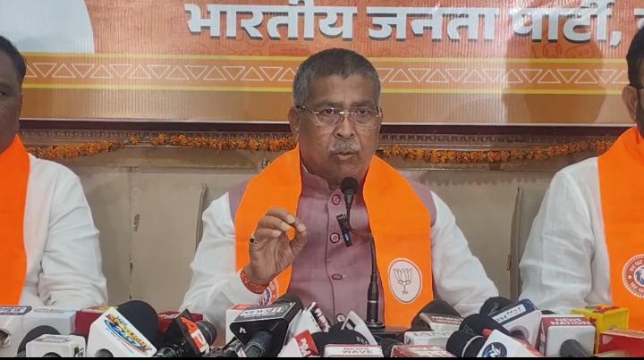 राज्यसभा चुनाव से पहले झारखंड में सियासी वार तेज, बीजेपी ने कांग्रेस पर लगाए गंभीर आरोप…