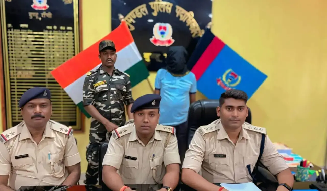 रांची में जमीन विवाद में बुजुर्ग की हत्या  मुख्य आरोपी गिरफ्तार हथियार भी बरामद