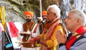 अमरनाथ यात्रा का शुभारंभ जम्मू से रवाना हुआ पहला जत्था बम बम भोले के जयघोष से गूंजे बेस कैंप…