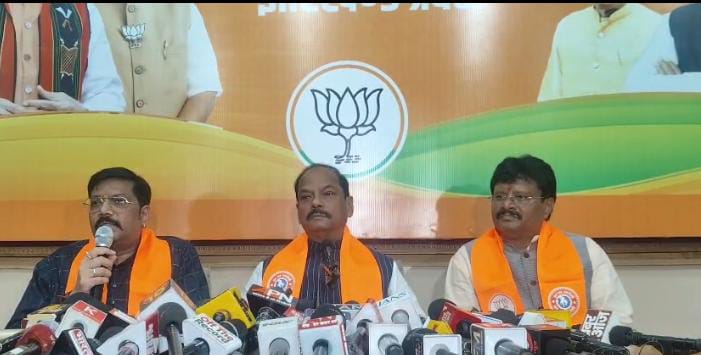 विपक्ष पर भाजपा का बड़ा हमला पूर्व मुख्यमंत्री रघुवर दास ने कहा नीट पर राजनीति जेपीएससी पर चुप्पी क्यों…