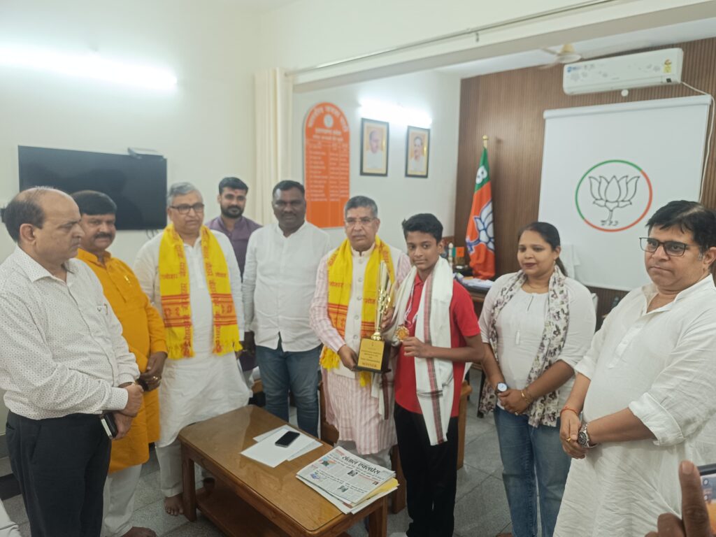 दिल्ली में झारखंड का जलवा:युवा जिम्नास्ट पृथ्वी देव भट्टाचार्य ने जीता स्वर्ण पदक ,भाजपा ने किया सम्मानित