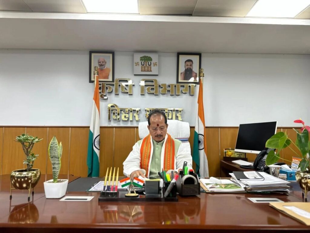 सूर्यमुखी की खेती के साथ मधुमक्खी पालन बढ़ाएगा किसानों की आय,बिहार सरकार का नया मॉडल सफल