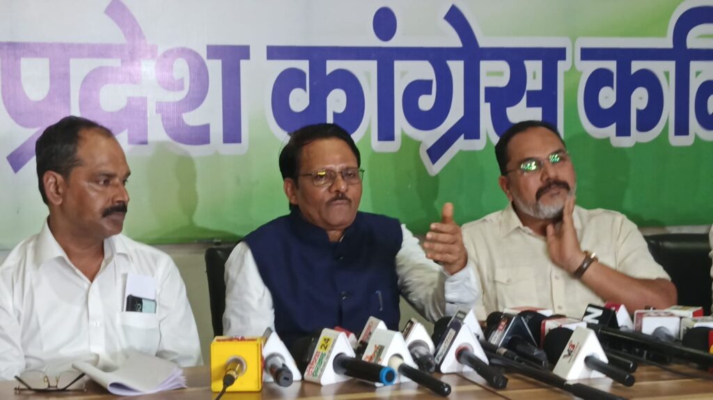 झारखंड कांग्रेस का चुनाव आयोग से लेकर सचिवालय तक सरकार पर हमला,मंत्री के सम्मान के मुद्दे पर भी दिया साथ